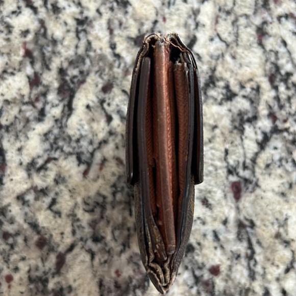 Louis Vuitton Dual Snap Wallet - Picture 4 of 13